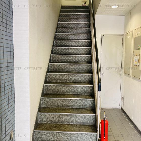 サンワード浜松町ビルの階段