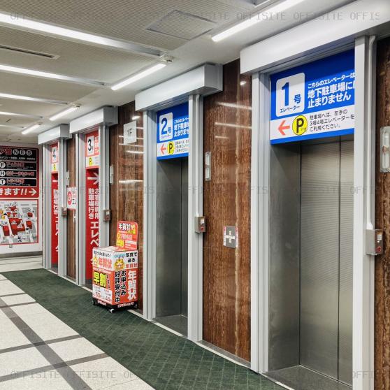 ヨドバシ新宿西口駅前（ＴＫＰ新宿西口カンファレンスセンター）ビルのエレベーター