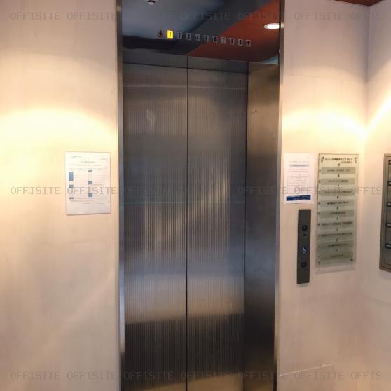 ユニゾ日本橋本町一丁目ビルのエレベーター