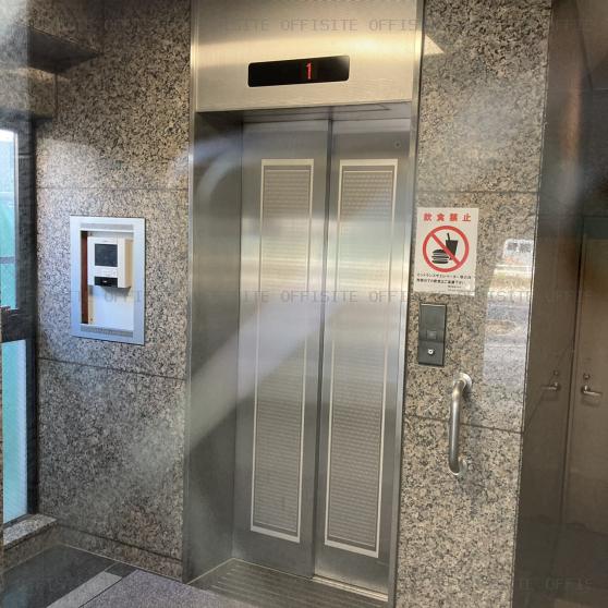 新宿桑原ビルのエレベーター