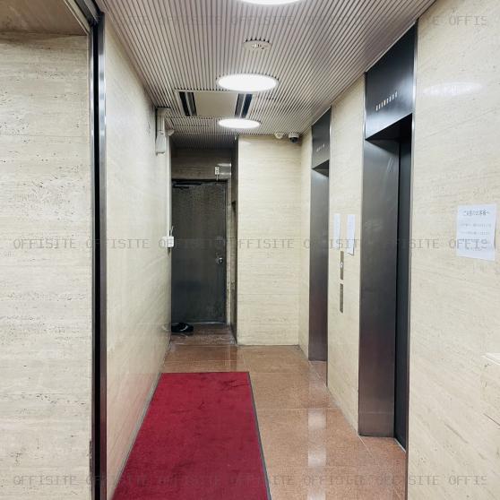 松和人形町ビルのエレベーターホール