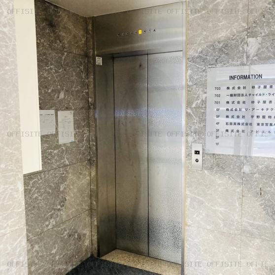 戸羽ビルのエレベーター