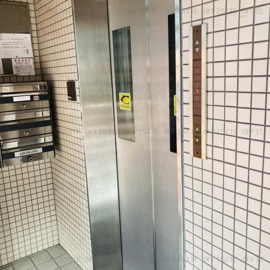 フローリッシュ千駄ヶ谷のエレベーター