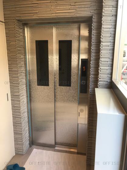 エマーレ日本橋富沢町のエレベーター