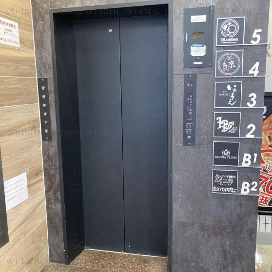 第８５東京ビルのエレベーター