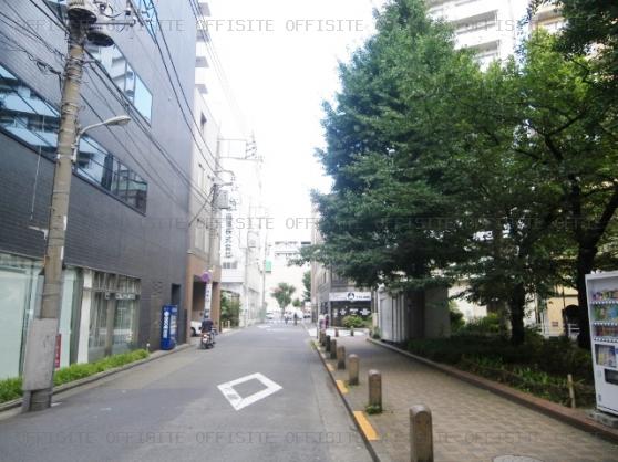 サトウ食品東京ビルのビル前面道路