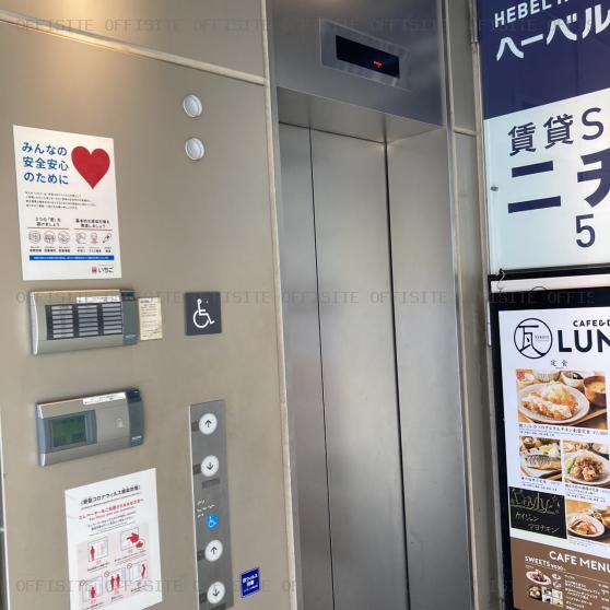 いちご渋谷文化村通りビルのエレベーター
