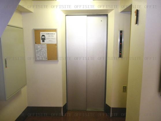 第一南川ビルのエレベーター