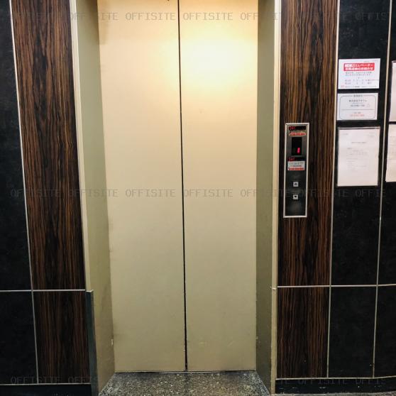 銀座ファゼンダビルのエレベーター