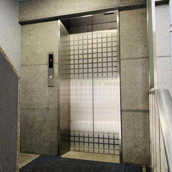 第２小川ビルのエレベーター