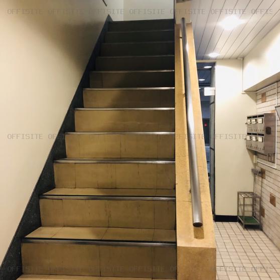 ふじビルの階段