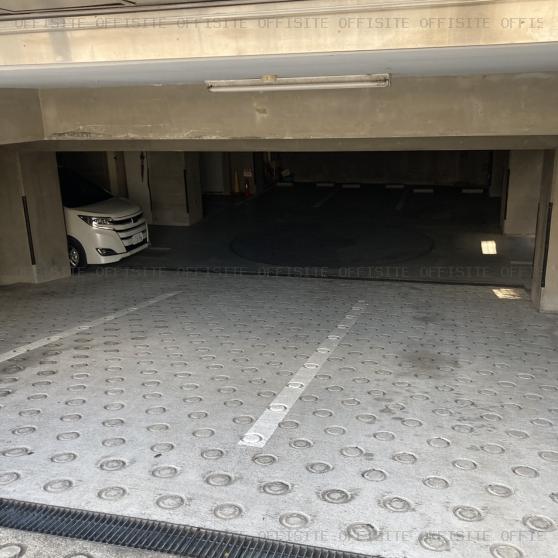 ＣＡＴビルの駐車場