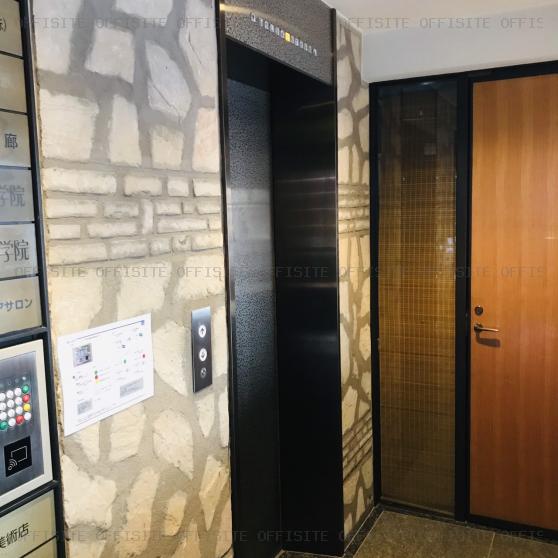 海老屋ビルのエレベーター
