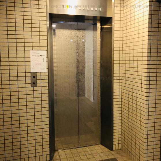 ハン六ビルのエレベーター