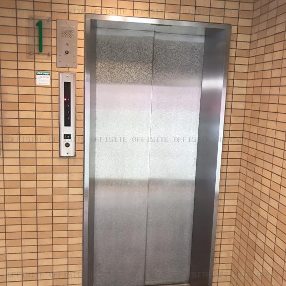 モーリンビルのエレベーター