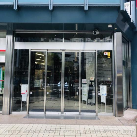 上野広小路会館のオフィスビル出入口