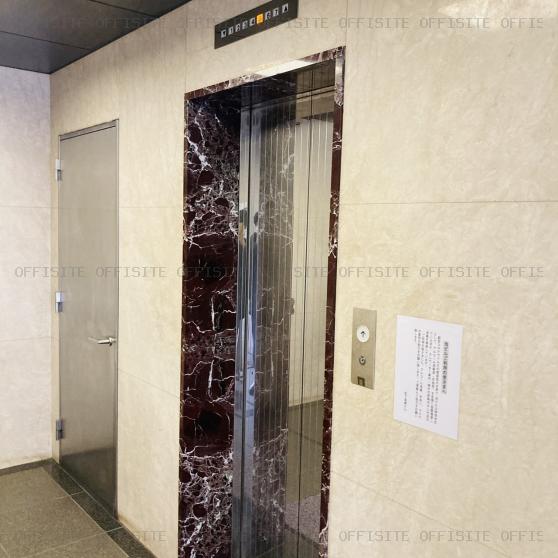 松下産業ビルのエレベーター