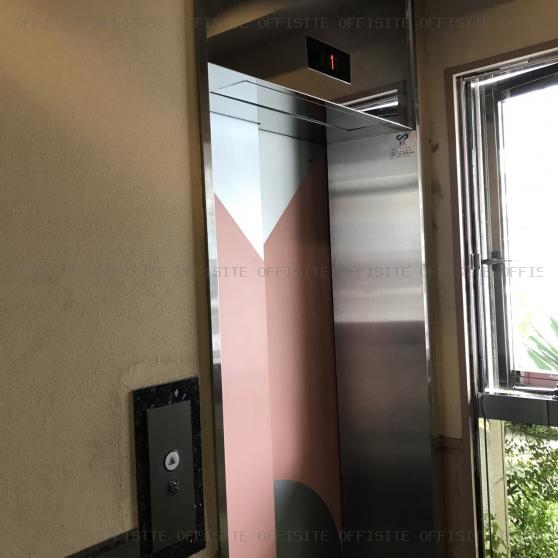 ＭＦ神宮前のエレベーター