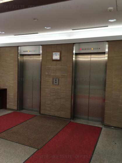 秩父屋ビルのエレベーター