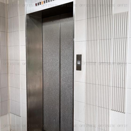 押谷ビルのエレベーター