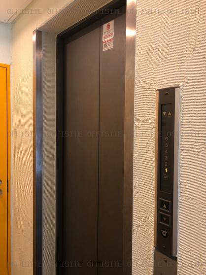 中野ラックスタービルのエレベーター