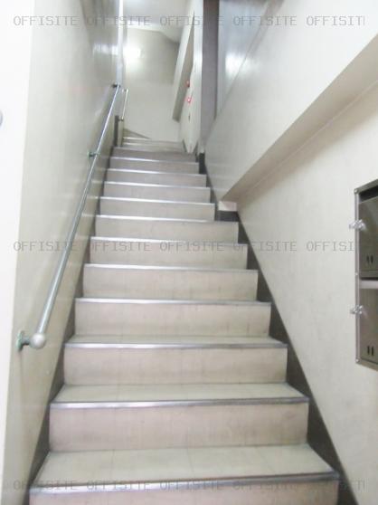 鈴木ビルの階段