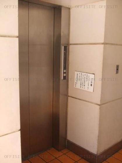 八重洲駅前合同ビルのエレベーター