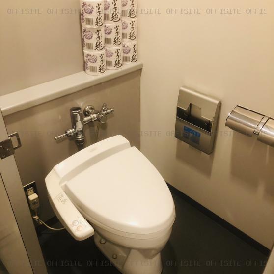 鈴与浜松町ビルの7階 トイレ