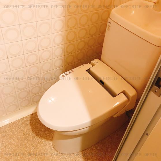 スカイプラザ赤坂の401号室 トイレ