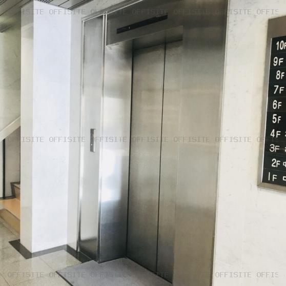 八重洲ヤヨイビルのエレベーター
