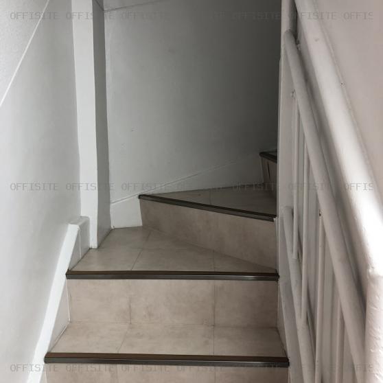フォレスタビルの階段