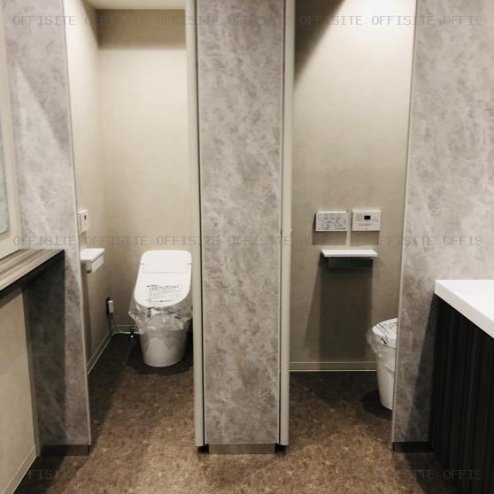 ＹＯＫＯＨＡＭＡ三共プラザビルの2階 トイレ