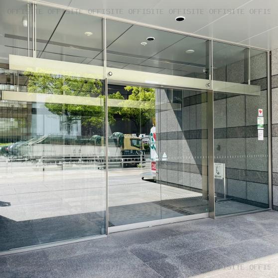 オリックス名古屋錦ビルのオフィスビル出入口