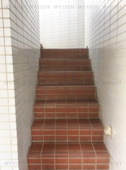 新中野神谷ビルの階段