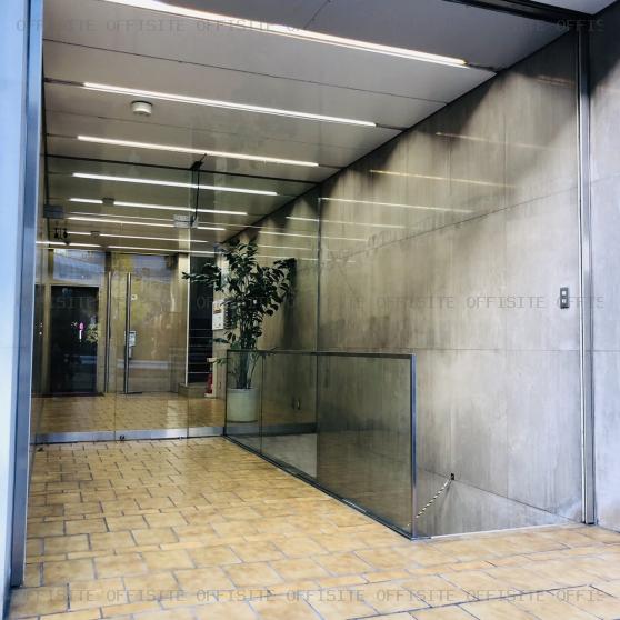 エクラート渋谷ビルのオフィス出入口