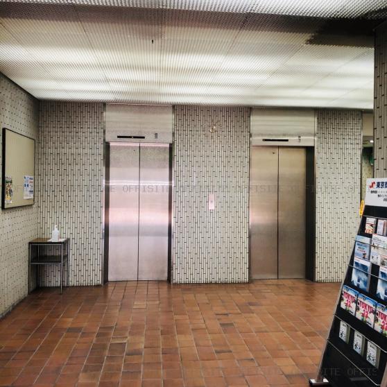 セントラル荒川ビルのエレベーターホール
