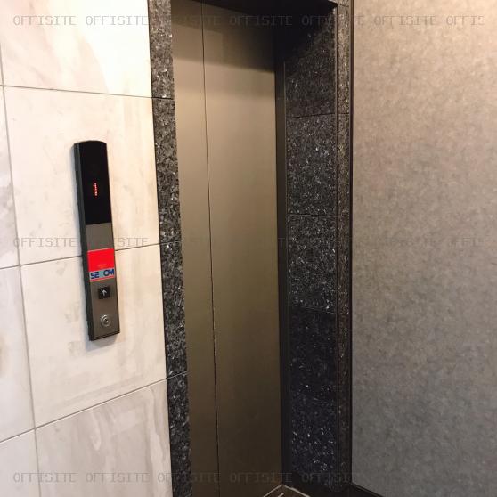 銀座京屋ビルのエレベーター