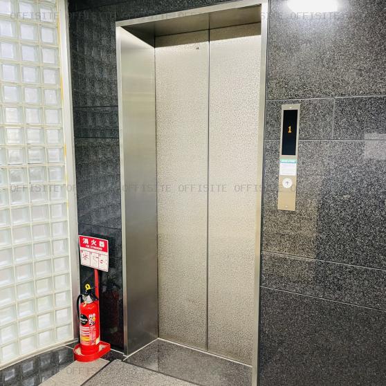 千駄ヶ谷尾澤ビルのエレベーター