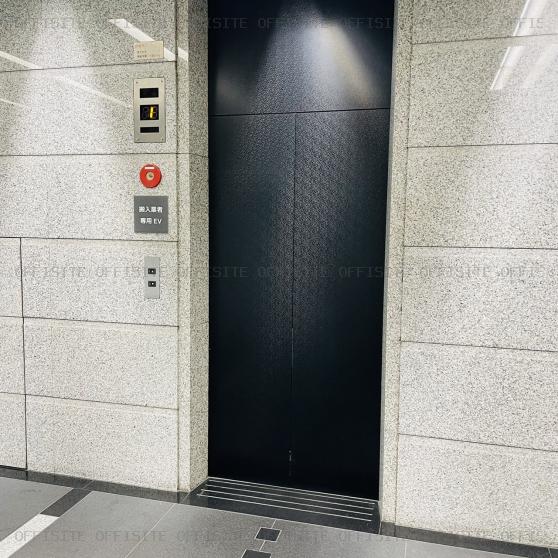 東日本不動産仙台ファーストビルの人荷用エレベーター