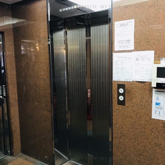 室町ＣＳビルのエレベーター