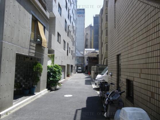 渋澤ビルのビル前面道路