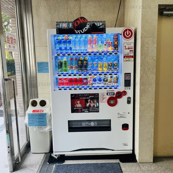 渋谷今井ビルの自動販売機