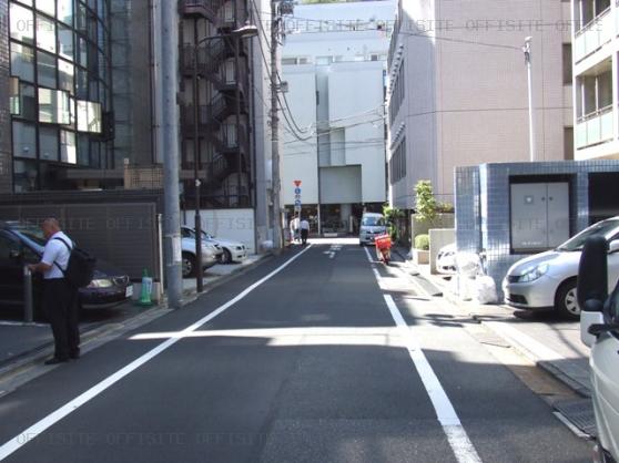 九段富士川ビルのビル前面道路