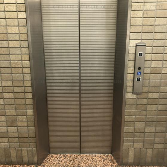 朝日生命柏ビルのエレベーター