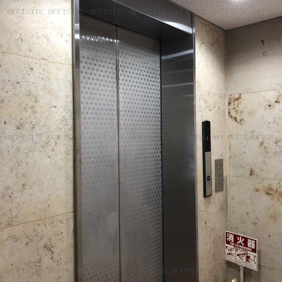 ＴＯＮＯＺＵＫＡ（殿塚）ビルのエレベーター