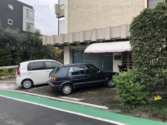 神楽坂マンションの駐車場