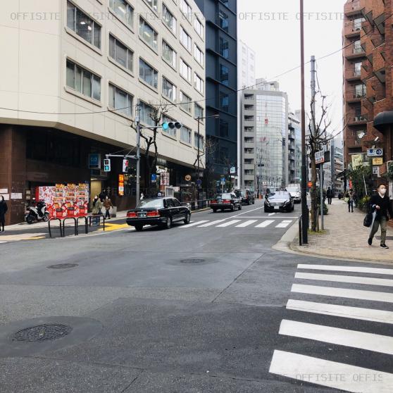 パレスサイド千代田のビル前面道路