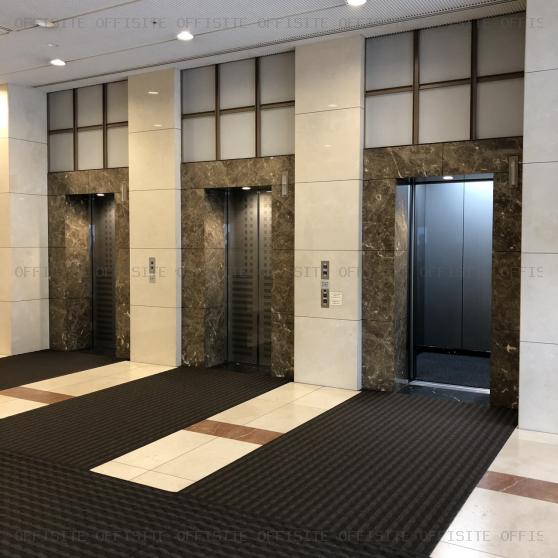 国際ファッションセンターのエレベーター