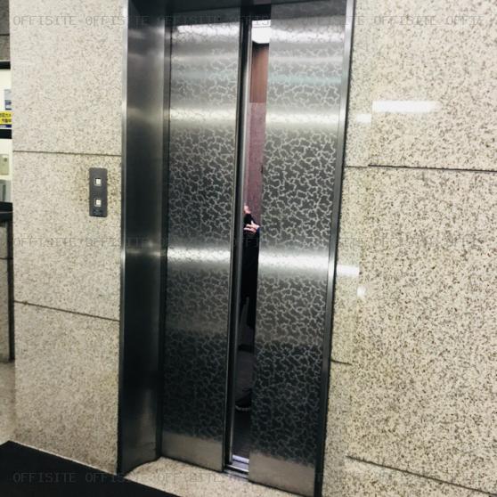 ５セントラルビルのエレベーター