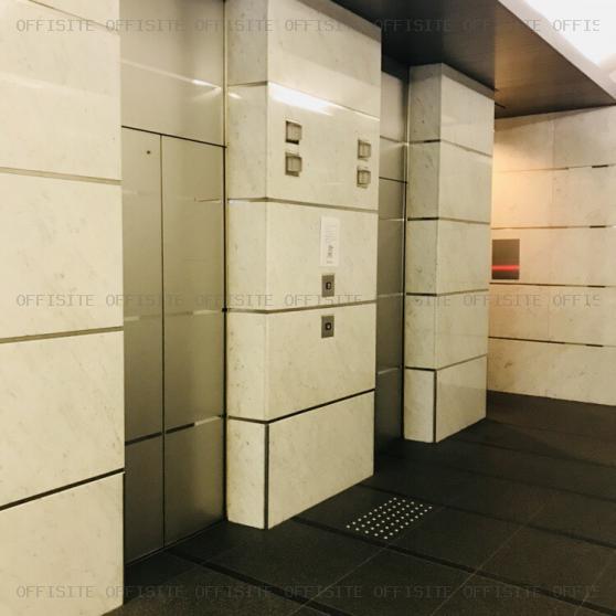 東京建物青山ビルのエレベーター